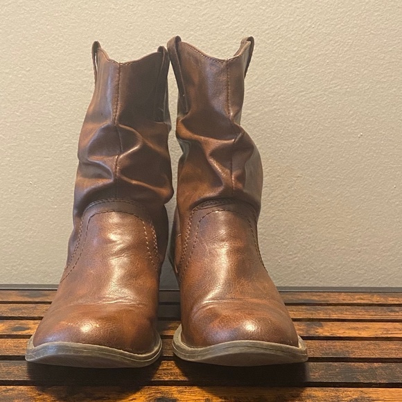 American Eagle Outfitters Shoes - American Eagle Boots size 7